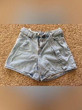 Levi’s Premium Paperbag Denim Shorts Light Wash Belted W25